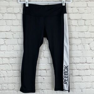 Reebok active capris black white size small